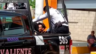 Detienen a un hombre por robar carne y galletas de un supermercado en Escárcega