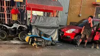 Accidente en San Patricio, Champotón, deja dos mujeres lesionadas en motoneta