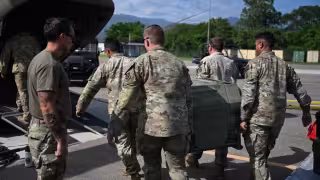 Comando Sur de EU despliega aviones, buques y equipos de rescate en Venezuela tras terremotos
