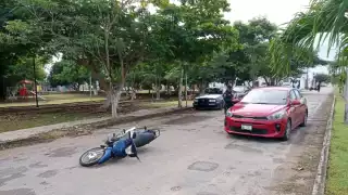 Minutos más tarde arribó una unidad de la Policía Municipal, cuyos paramédicos se encargaron de valorar al lesionado