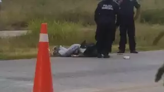 Elementos de la Policía Municipal de Kanasín llegaron al lugar para acordonar la aérea y evitar otro accidente