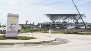 Intensos trabajos se observan en la Estación Cancún-Aeropuerto, previo al viaje presidencial inaugural