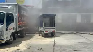 Las llamas que se presentaron se salieron de control, por lo que la unidad quedó como pérdida total