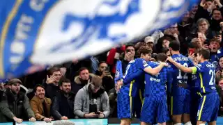 El Stamford Bridge celebra el gol del Chelsea. Foto: EFE