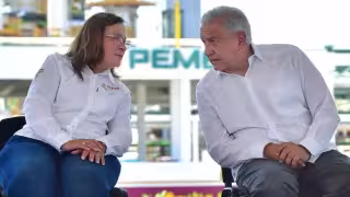 Andrés Manuel López Obrador salió en defensa de Rocío Nahle, candidata de Morena a la gubernatura de Veracruz, frente a las acusaciones de adquisición de propiedades de lujo