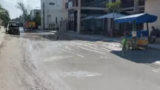 Se dio a conocer que hay conductores que ignoran las cintas restrictivas en zonas de relleno. Las precipitaciones del domingo dejaron anegadas varias partes de la isla.
