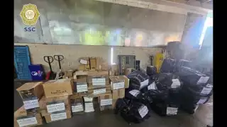 CDMX decomisa más de 400 mil cigarrillos ilegales en operativo en la Central de Abasto
