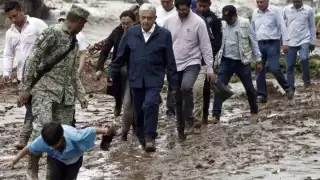 El presidente Andrés Manuel López Obrador visitó la tarde del miércoles, la zona afectada por el Huracán Otis