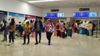 Ninguno de los vuelos programados para este viernes tiene alteraciones en horarios