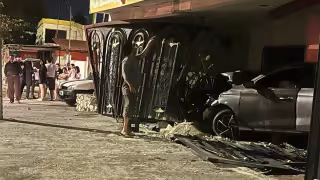 Conductor en presunto estado de ebriedad protagoniza aparatoso choque en la colonia Pacabtún de Mérida