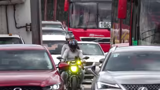 ¿Qué carros SÍ circulan este sábado 14 de febrero 2026 a pesar de la contingencia ambiental?