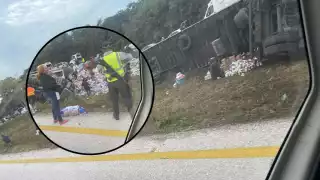 Habitantes rapiñaron el cargamento del tráiler