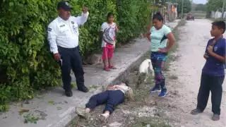 Menor de edad derrapa en motocicleta, mientras aprendía a manejar en Escárcega