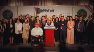 Ivonne Ortega abandona conferencia por pregunta sobre posible candidatura de Grecia Quiroz