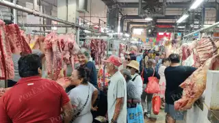 Carniceros hacen su agosto por fin de año; pollerías recibirán mal el 2026