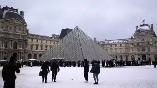 Museo del Louvre reabre tras freno a huelga, pero sindicatos advierten nuevas protestas