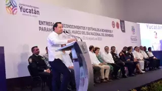 El Gobernador dijo que se considerará una mejora salarial para los bomberos para el próximo año