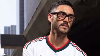 Alejandro Speitzer fue 'robado' por otro influencer en la inauguración de la Copa Mundial: VIDEO