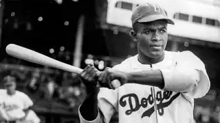 En 1997, 50 años después del debut de Jackie Robinson, la MLB retiró el número 42 en su honor