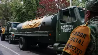 Ante la crisis de agua que hay en la alcaldía Benito Juárez de la Ciudad de México, el Ejercito instaló plantas purificadoras en el parque San Lorenzo