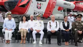 El Presidente Andrés Manuel López Obrador, recordó en el Día de la Marina a las víctimas del Huracán Otis en Acapulco