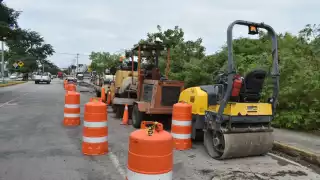Sólo una parte de la av. Nichupté fue reencarpetada; el “Dragón” falló frente a la secundaria “Juan José Arreola”