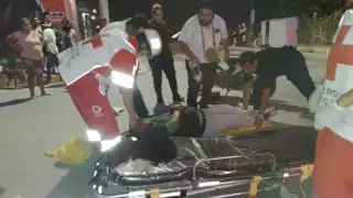 Camioneta se da a la fuga tras arrollar a motociclista