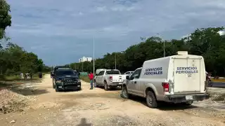 La zona fue acordonada y ya se encuentran peritos,  servicio médico forense y policía de Investigación de la Fiscalía General del Estado. 