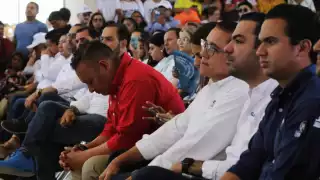 En su discurso, de nuevo habló de unión, pero sigue siendo incapaz de nombrar al PRI.