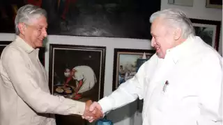 Desde que Andrés Manuel López Obrador despuntó como un férreo opositor al PRI y encarnó a la Izquierda mexicana, tuvo el apoyo de Mario Renato Menéndez Rodríguez para difundir sus actividades y consignas, cuando casi ningún medio le daba espacio.