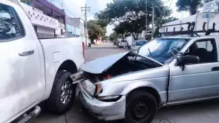 Reportan que no es la primera vez que este tipo de accidentes ocurren, debido a que los hojalateros se estacionan de mala manera .
