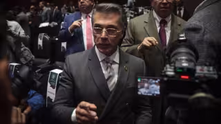 Morena suspende derechos políticos de Sergio Mayer por ingresar a “La Casa de los Famosos”