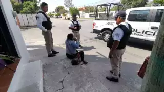 Mujer derrapa en su motocicleta en Ciudad del Carmen