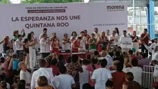 Claudia Sheinbaum firma acuerdo de unidad en Playa del Carmen