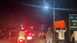 Con cartulinas, buscaban a los simpatizantes de cada localidad