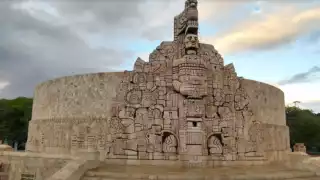 El monumento a la Patria no es de los más extraños; sin embargo, también tiene una historia de tras de su belleza