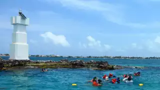Turismo masivo en Isla Mujeres amenaza el arrecife de coral 'El Farito'