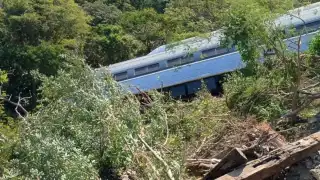 Videos revelan la magnitud del descarrilamiento del Tren Interoceánico; Sheinbaum garantiza apoyo total a víctimas