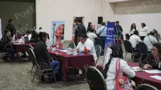 Jóvenes campechanos buscan empleo formal en Feria de Empleo 2025; confían en mejorar su economía