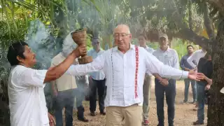 Ken Salazar realizó un recorrido por proyectos.
