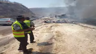 Elementos de emergencias ya se encuentran trabajando en el kilómetro 190+100 de la autopista del Sol
