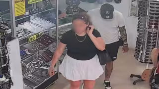 Pareja roba un anillo de oro en Tizimín y queda grabada por cámaras de seguridad