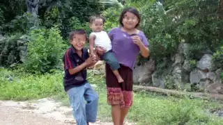 Un nené o né puede ser cualquier persona, ya que se ha vuelto una expresión que se utiliza para todos