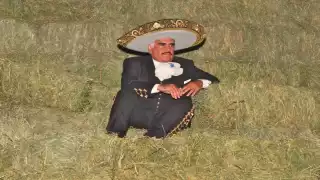 A través de un comunicado publicado en las redes sociales del cantante, se dio a conocer que su estado de salud sigue igual y todavía dependiente de ayuda para respirar