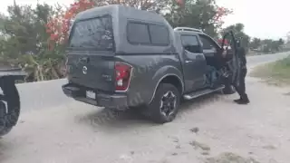 La camioneta y el hombre fueron trasladados a la FGE