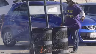 Valentía campechana: Cuidador de coches apaga conato de incendio en plaza comercial