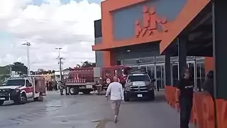 Los empleados de la tienda fueron desalojados