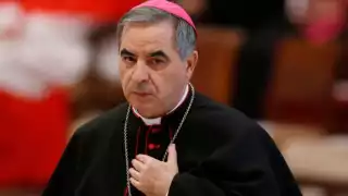 El Cardenal italiano Angelo Becciu, fue condenado por el Tibunal del Vaticano a 5 años de cárcel por fraude financiero