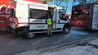 Mujer de la tercera edad sufre convulsiones en transporte público de Campeche