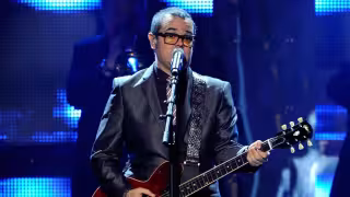 Aleks Syntek es invitado a la Universidad del Perreo tras sus críticas al reguetón